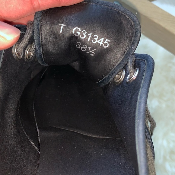 Chanel Sneaker Women’s size 38 1/2 (US 8.5) - Picture 8 of 8